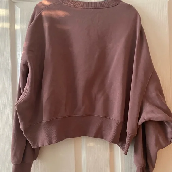 Nike Women's Dusty Rose Cropped Sweatshirt - Picture 4 of 4